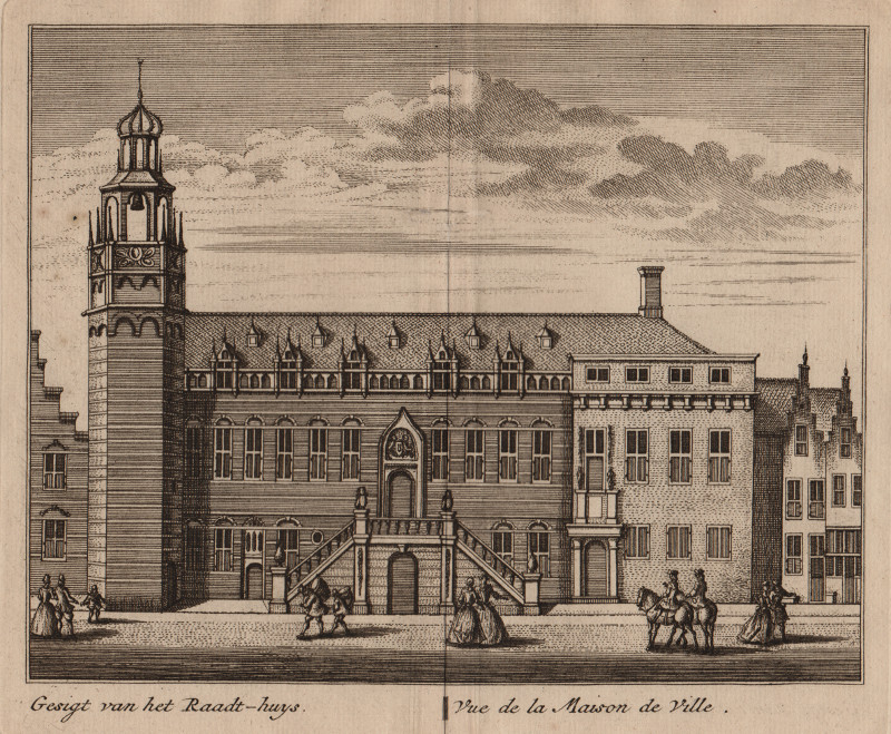 afbeelding van prent Gesigt van het Raadt-huys. Vue de la Maison de Ville van L. Schenk, A. Rademaker (Alkmaar)